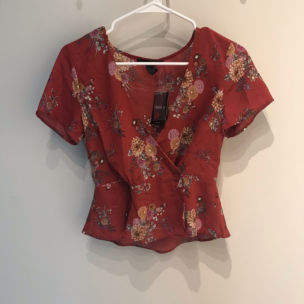 Cropped rust/gold shirt